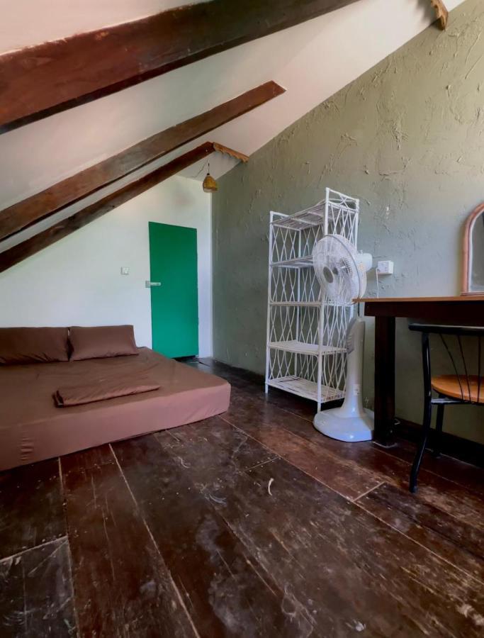 Seashell Guesthouse, Bar And Tattoos Ko Rong Sanloem Eksteriør bilde